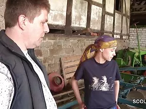 Wygląda na młodą i n ...