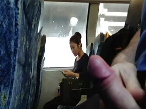 Młody człowiek jest  ...